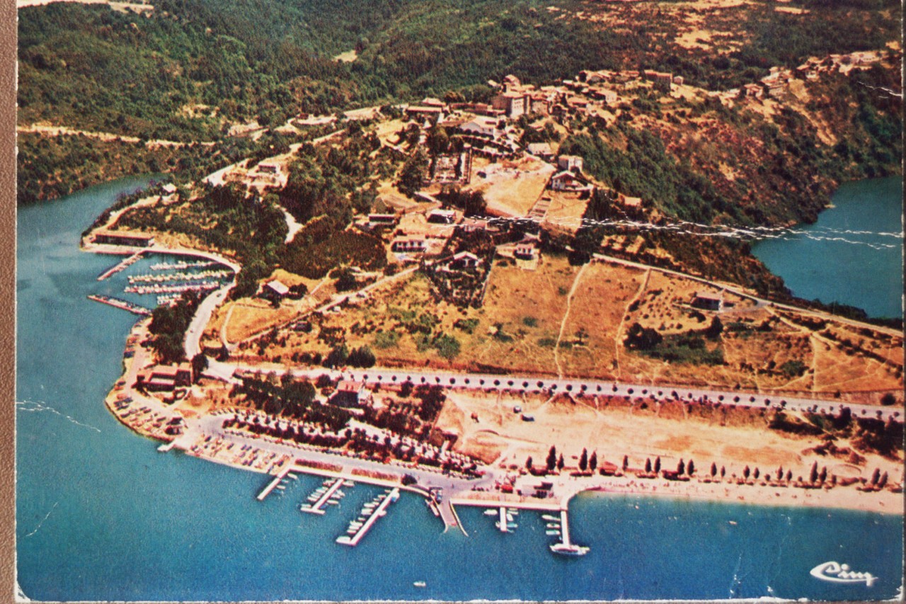 Saint-Victor port